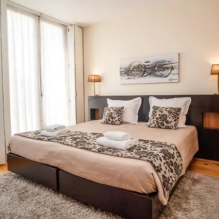 Locally Yours Sao Bento Apartment Porto