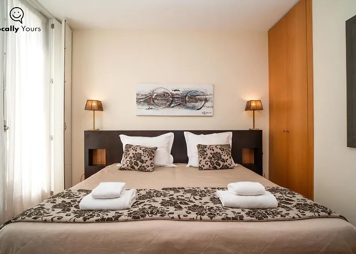 Locally Yours Sao Bento Apartment *